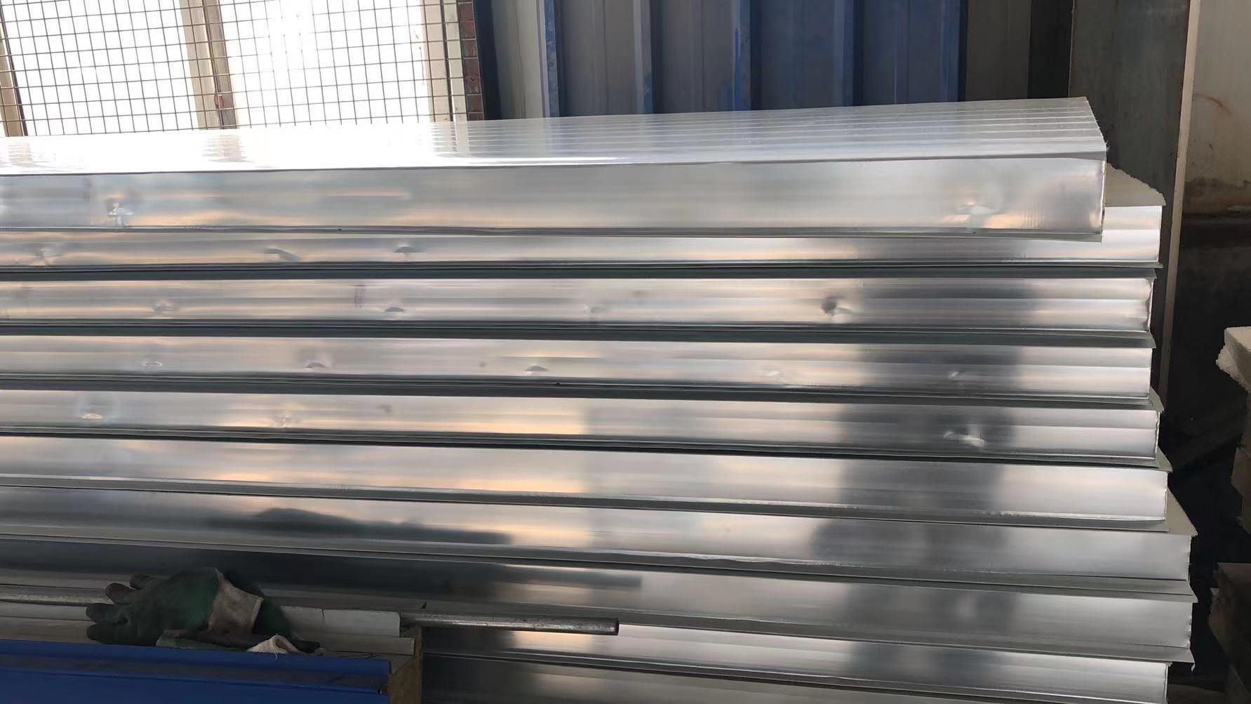 2-210HG44359329.jpg 2-210HG44359329.jpg