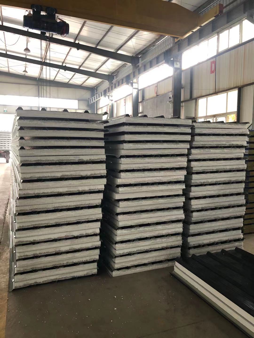 2-21093013215E52.jpg 2-21093013215E52.jpg